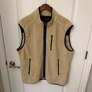 Untuckit Men’s Sherpa Fleece Vest Size Extra Large